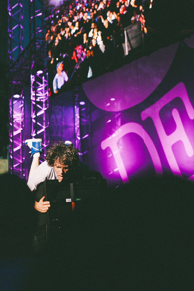 !!! (Chk Chk Chk) ouvre le Festival de jazz en grand! [Photos]