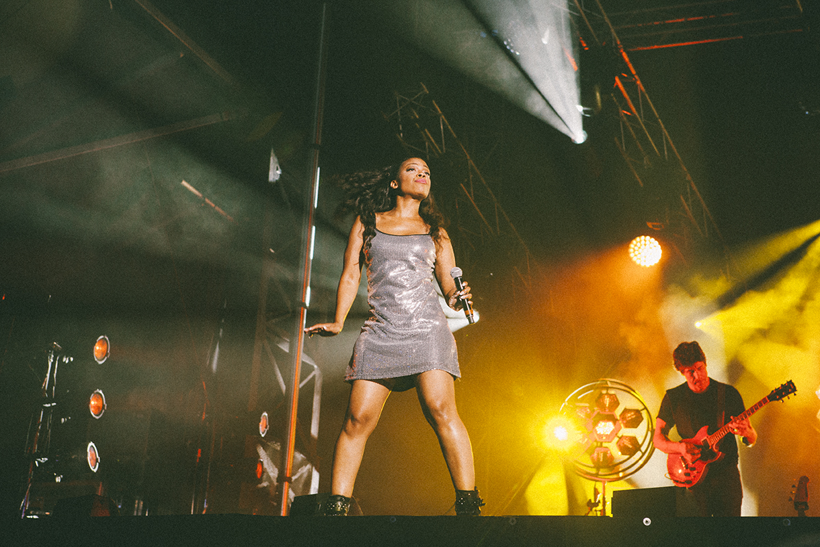 !!! (Chk Chk Chk) ouvre le Festival de jazz en grand! [Photos]