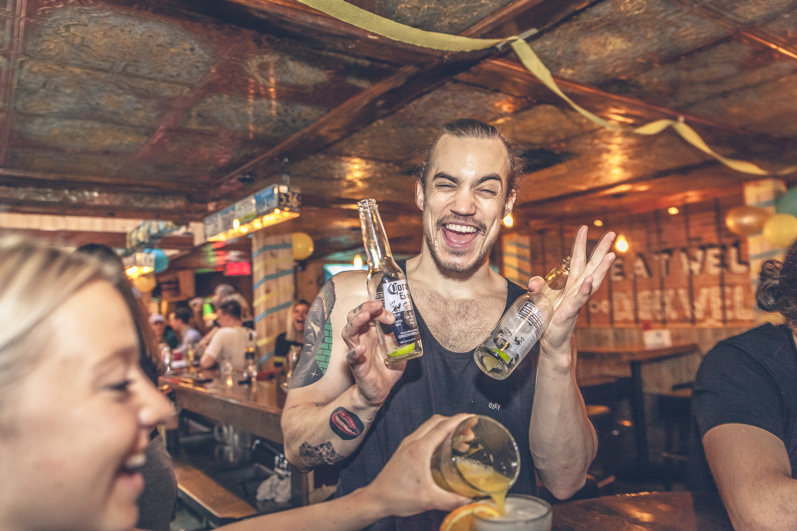 Le Warehouse fête ses 2 ans en grand avec un staff party épique! [Photos]