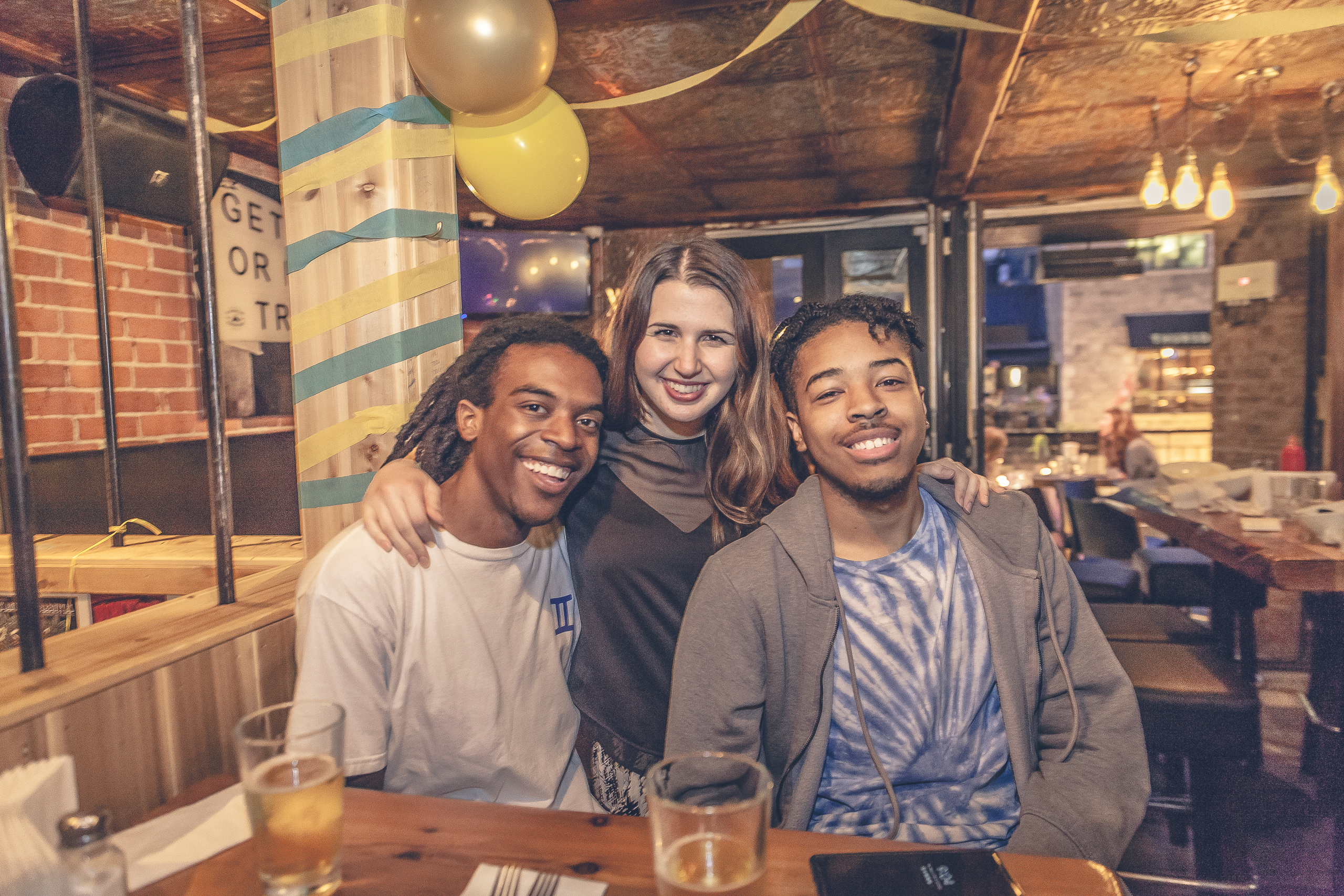 Le Warehouse fête ses 2 ans en grand avec un staff party épique! [Photos]