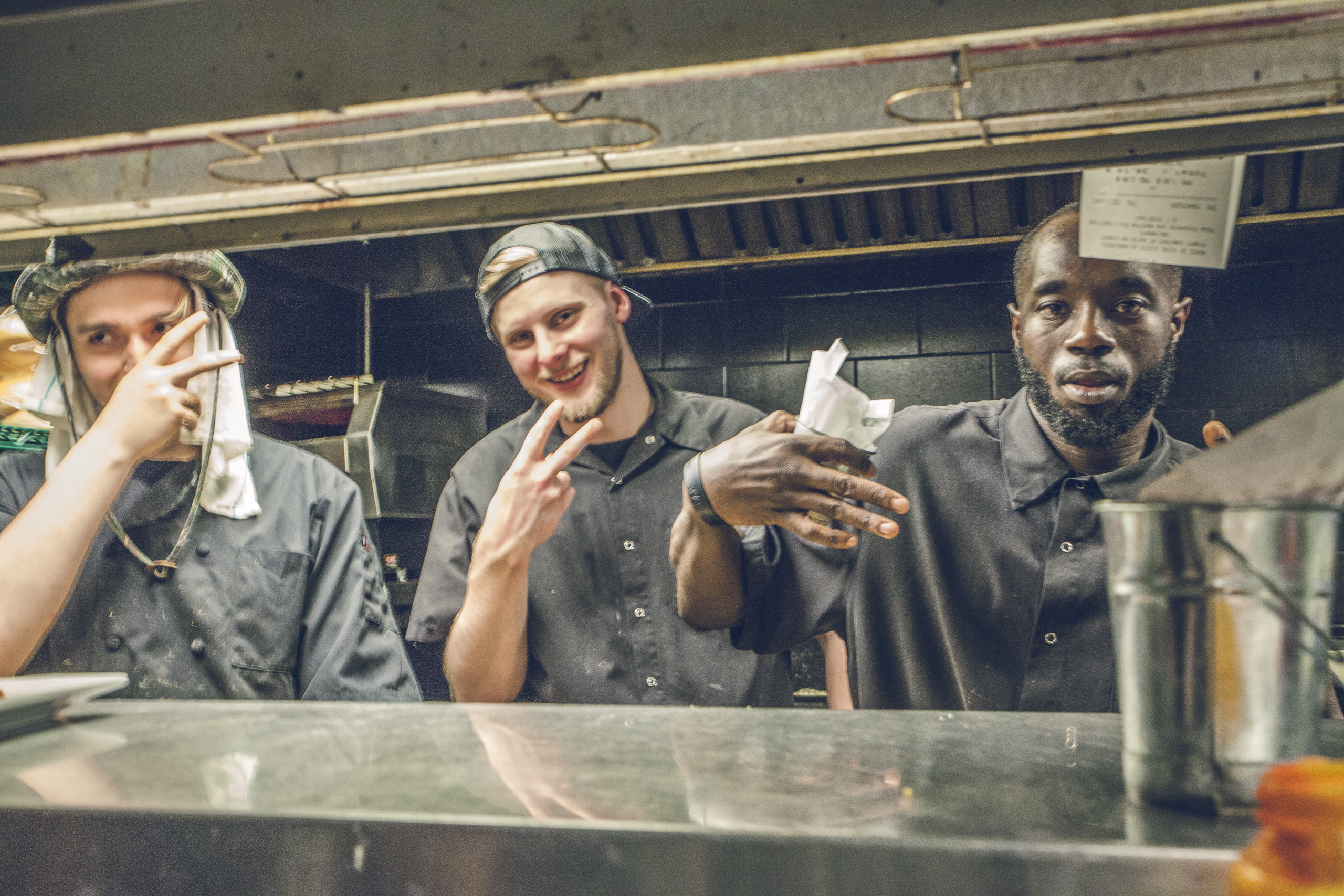 Le Warehouse fête ses 2 ans en grand avec un staff party épique! [Photos]