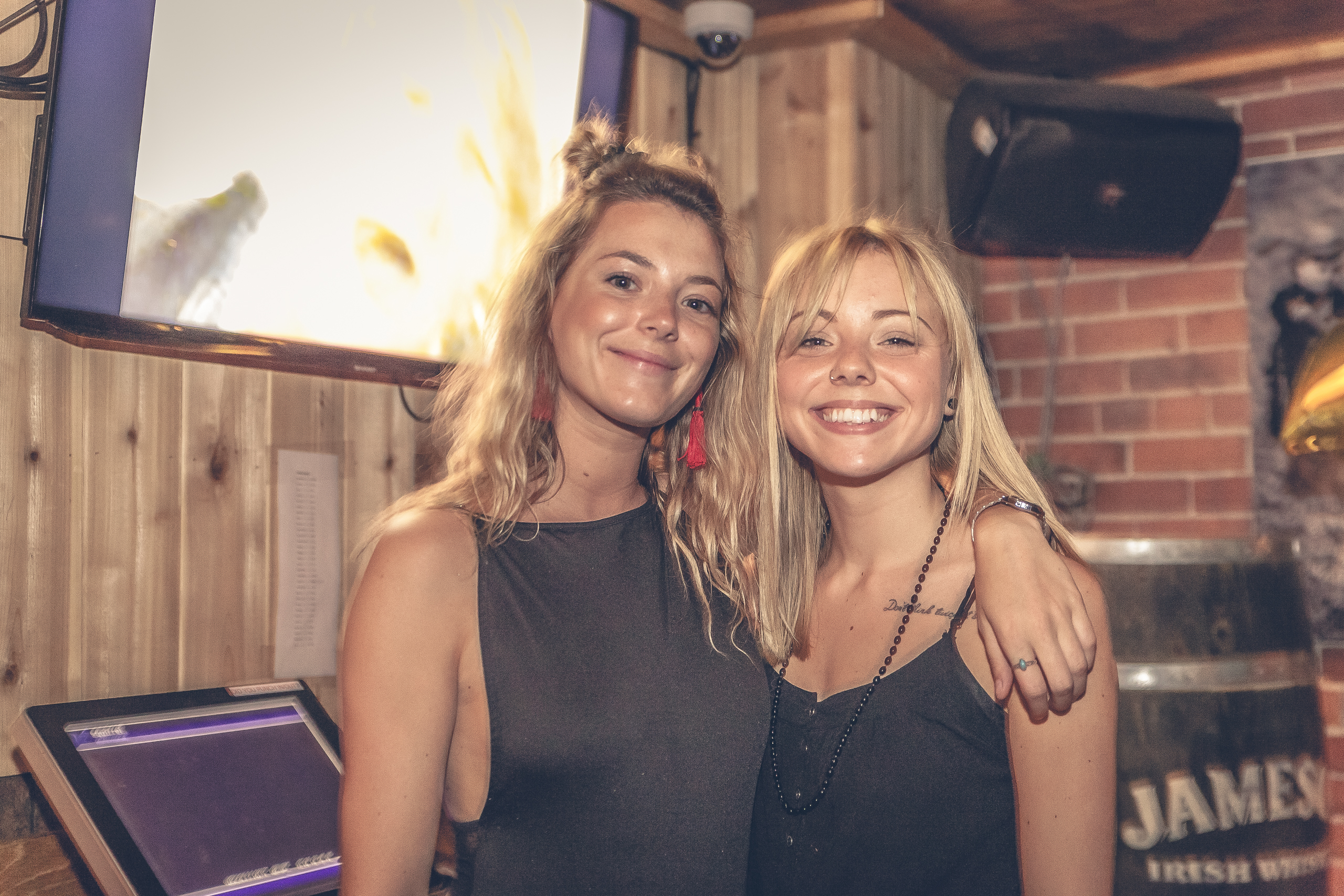Le Warehouse fête ses 2 ans en grand avec un staff party épique! [Photos]