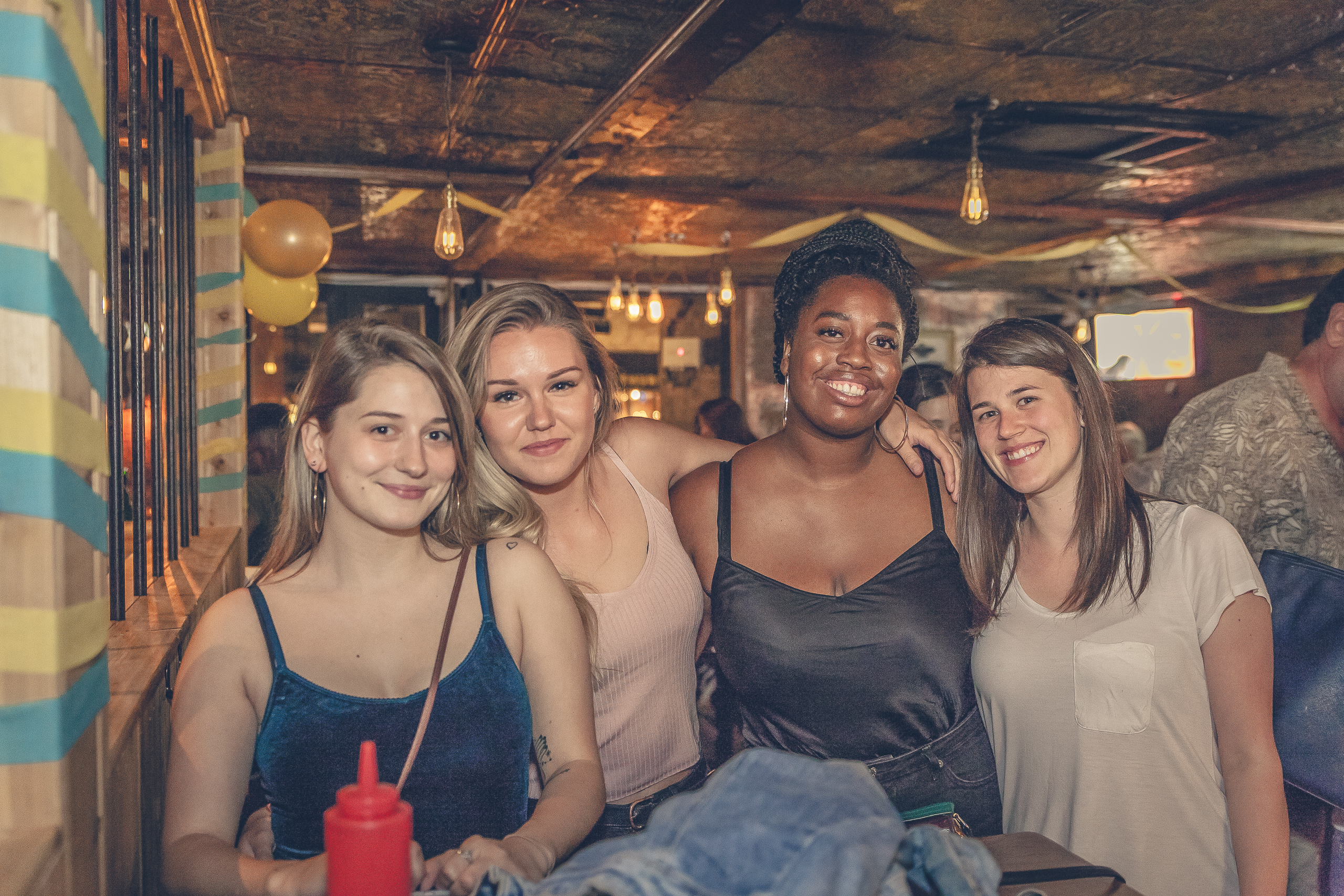 Le Warehouse fête ses 2 ans en grand avec un staff party épique! [Photos]
