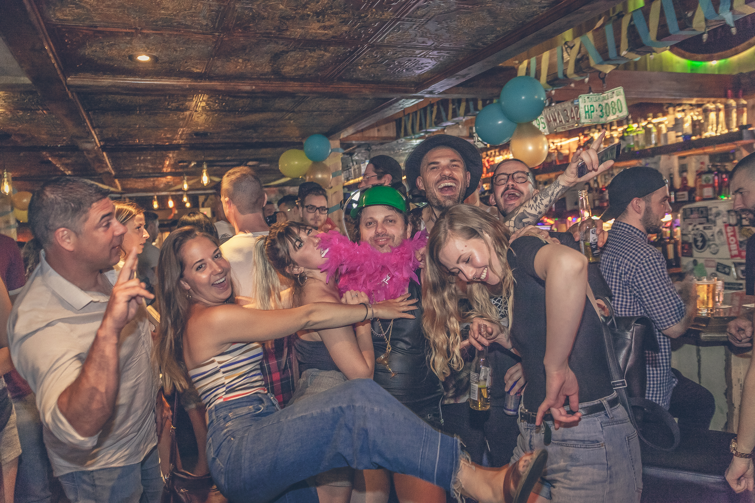 Le Warehouse fête ses 2 ans en grand avec un staff party épique! [Photos]