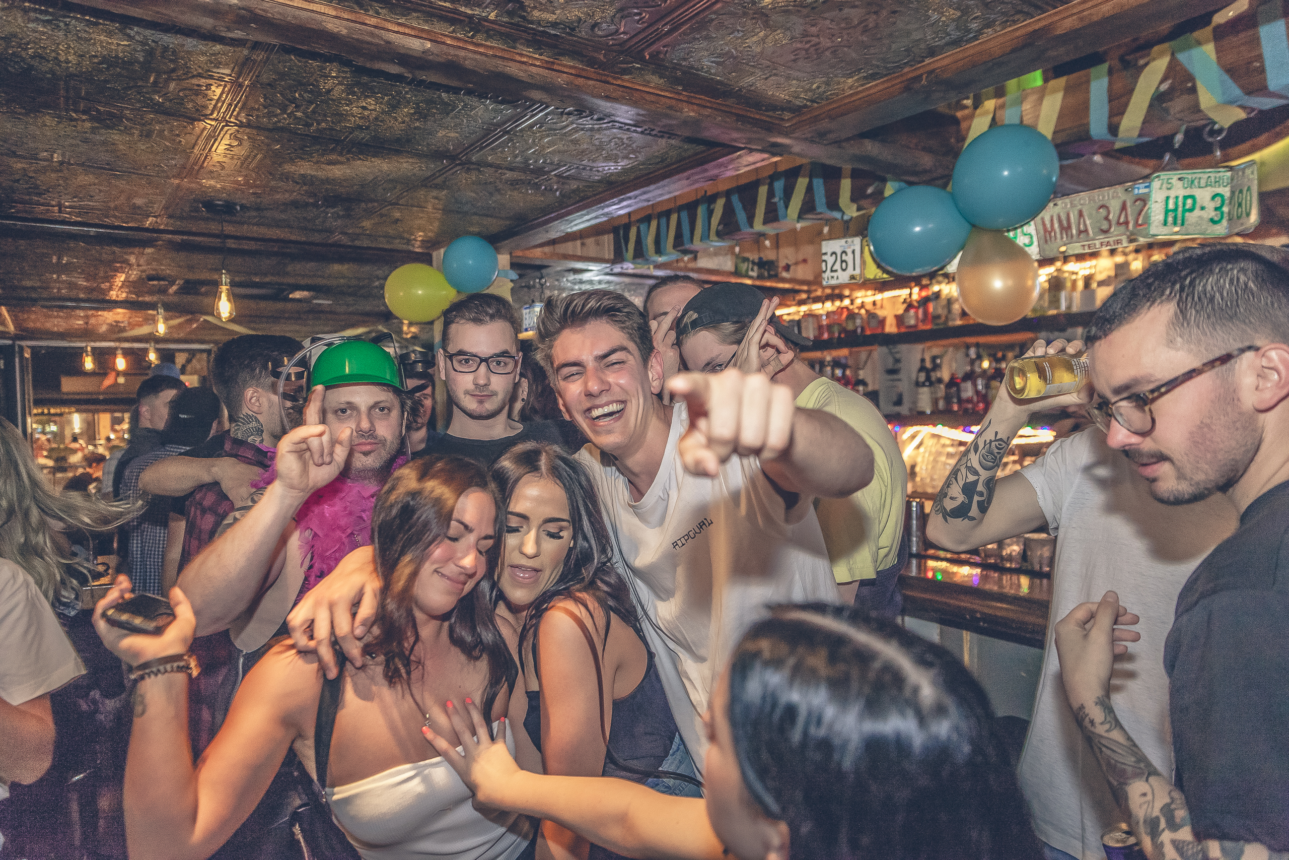 Le Warehouse fête ses 2 ans en grand avec un staff party épique! [Photos]