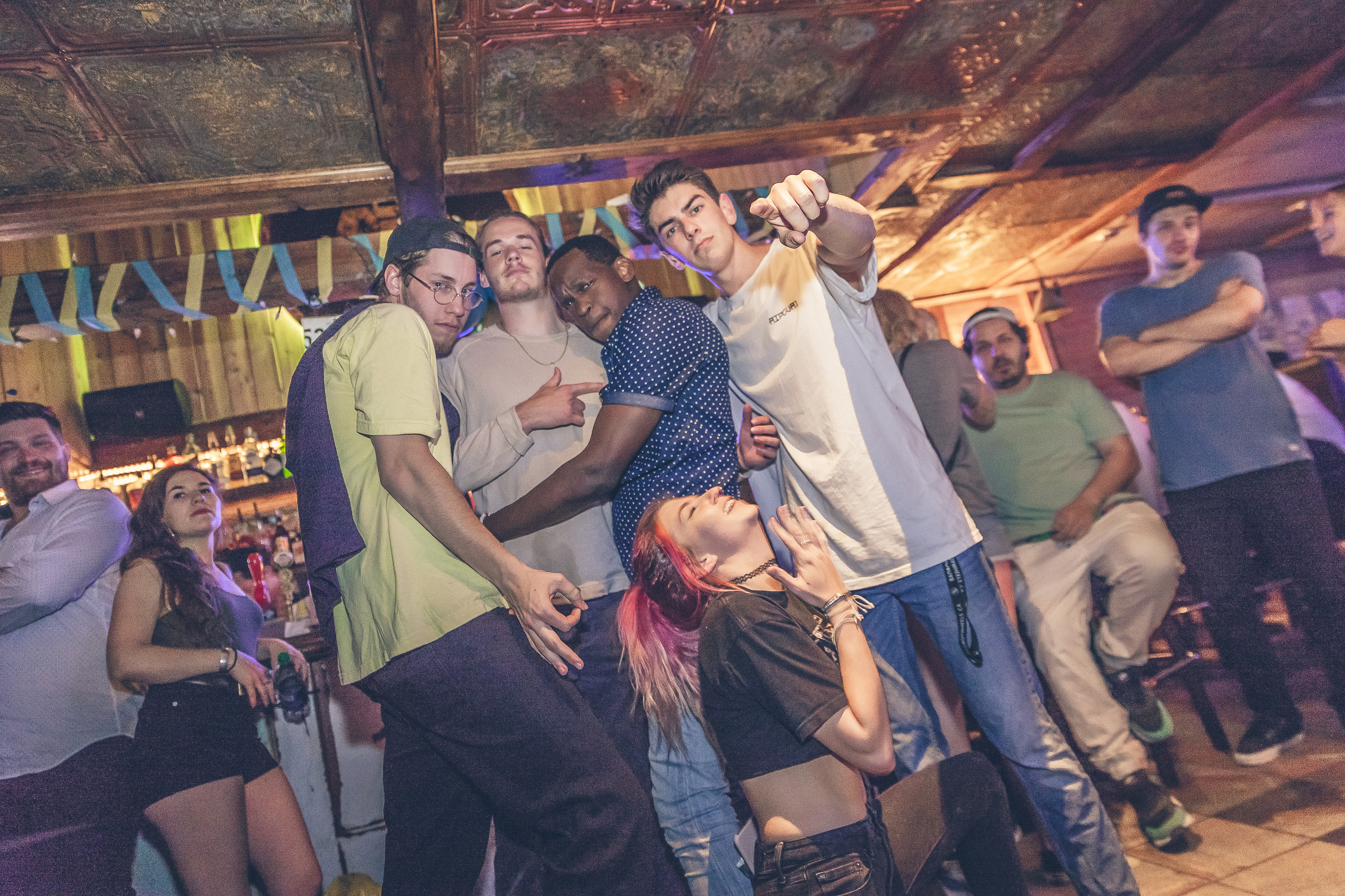 Le Warehouse fête ses 2 ans en grand avec un staff party épique! [Photos]