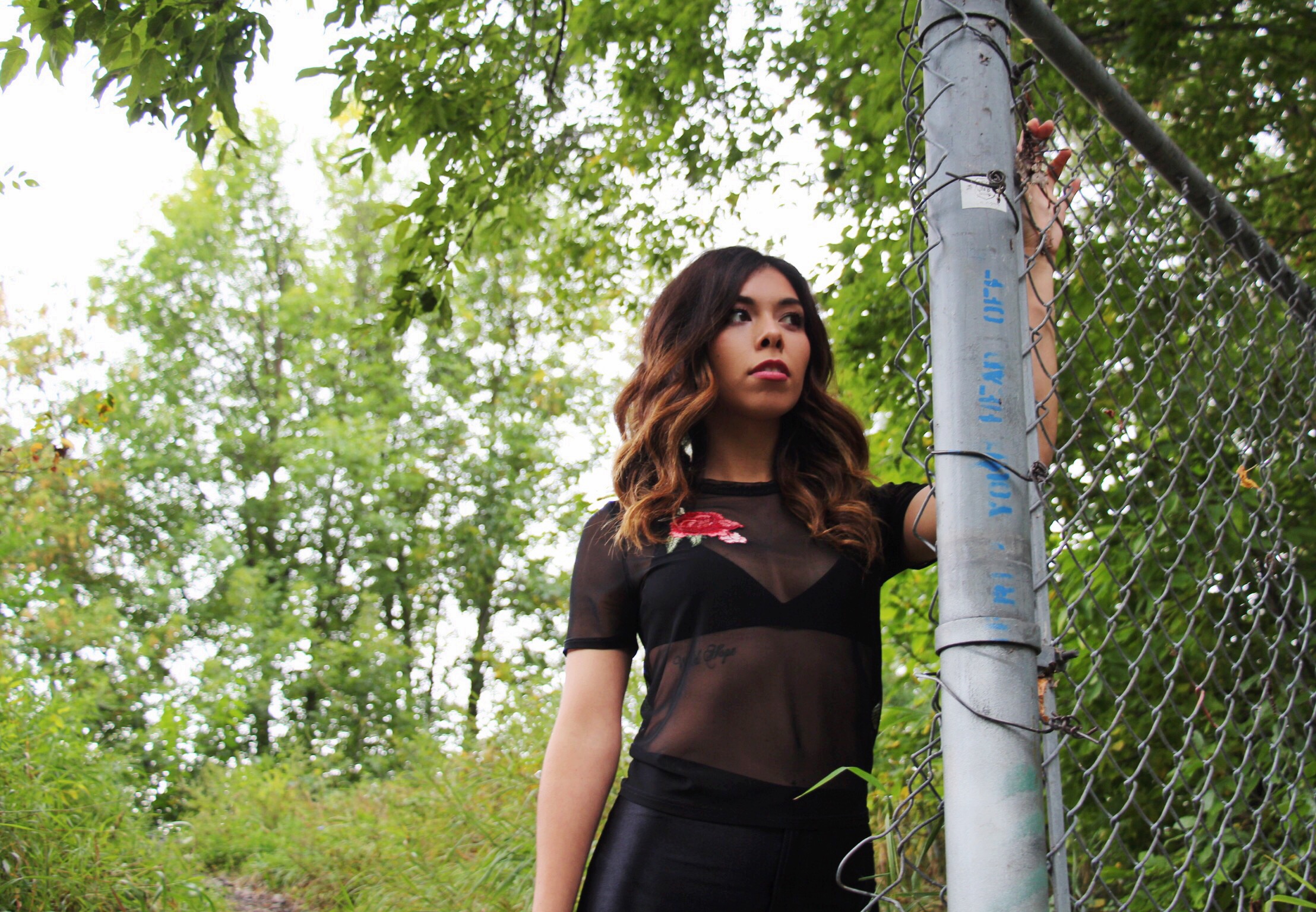 Carissa Vales, l'auteure, chanteuse et comédienne qui a du punch [Girl Crush 184]
