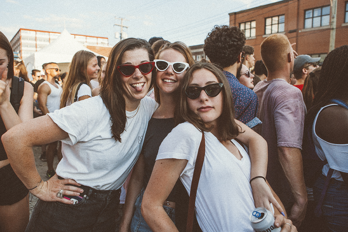 Une foule monstre pour le party îleSoniq En Ville à Aire Commune [Photos]