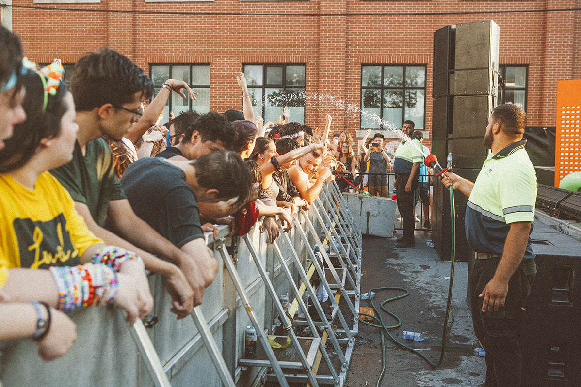 Une foule monstre pour le party îleSoniq En Ville à Aire Commune [Photos]