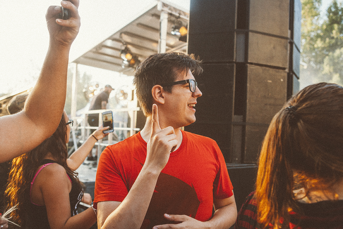 Une foule monstre pour le party îleSoniq En Ville à Aire Commune [Photos]