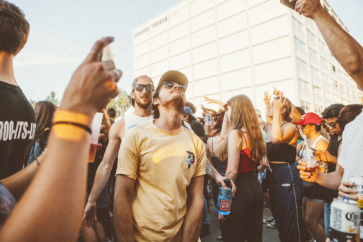 Une foule monstre pour le party îleSoniq En Ville à Aire Commune [Photos]