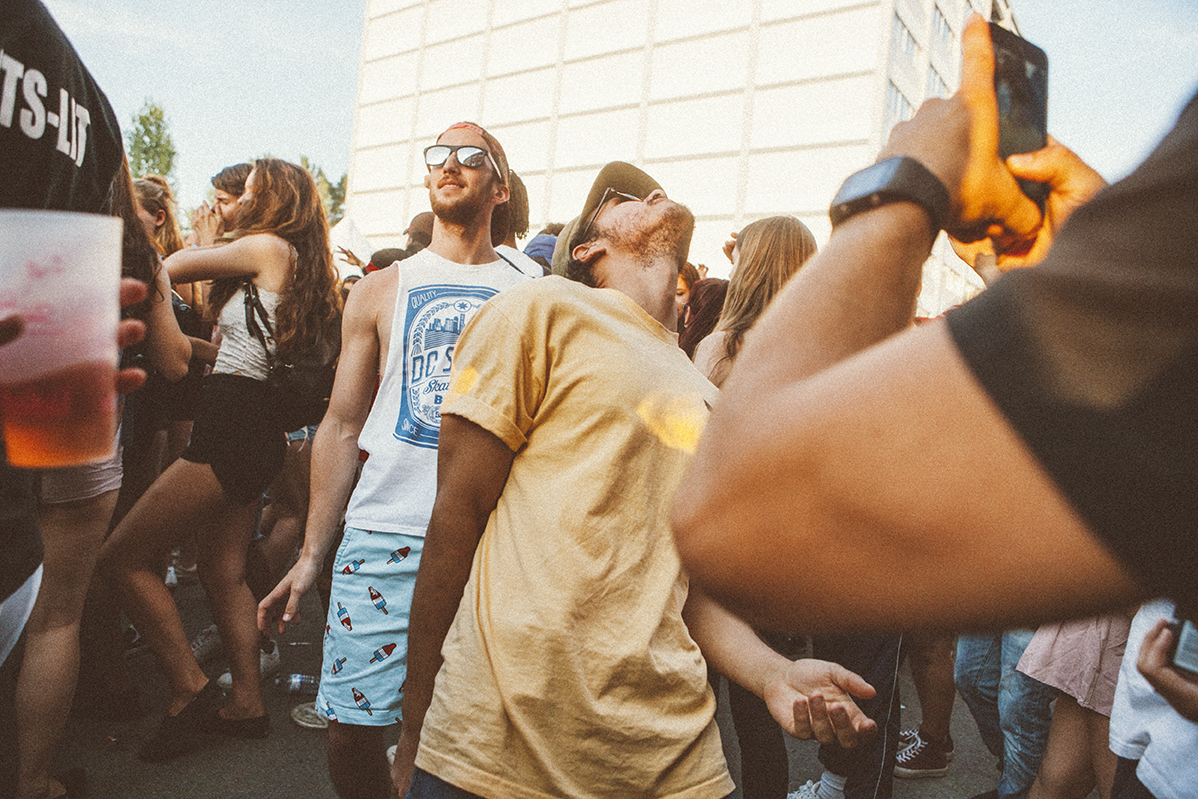 Une foule monstre pour le party îleSoniq En Ville à Aire Commune [Photos]