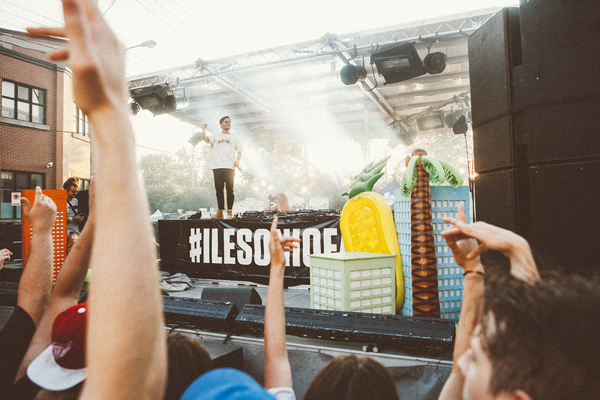 Une foule monstre pour le party îleSoniq En Ville à Aire Commune [Photos]