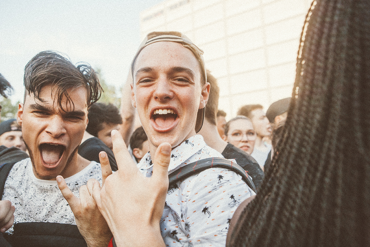 Une foule monstre pour le party îleSoniq En Ville à Aire Commune [Photos]