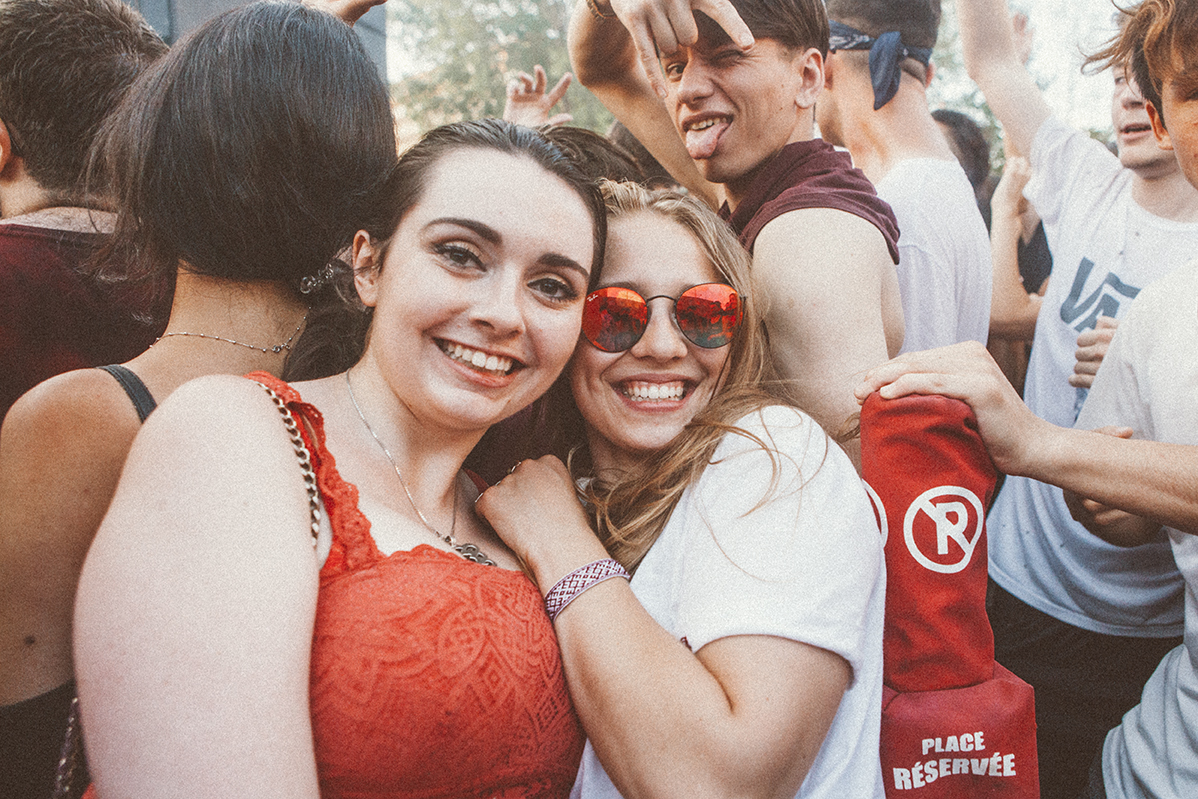 Une foule monstre pour le party îleSoniq En Ville à Aire Commune [Photos]