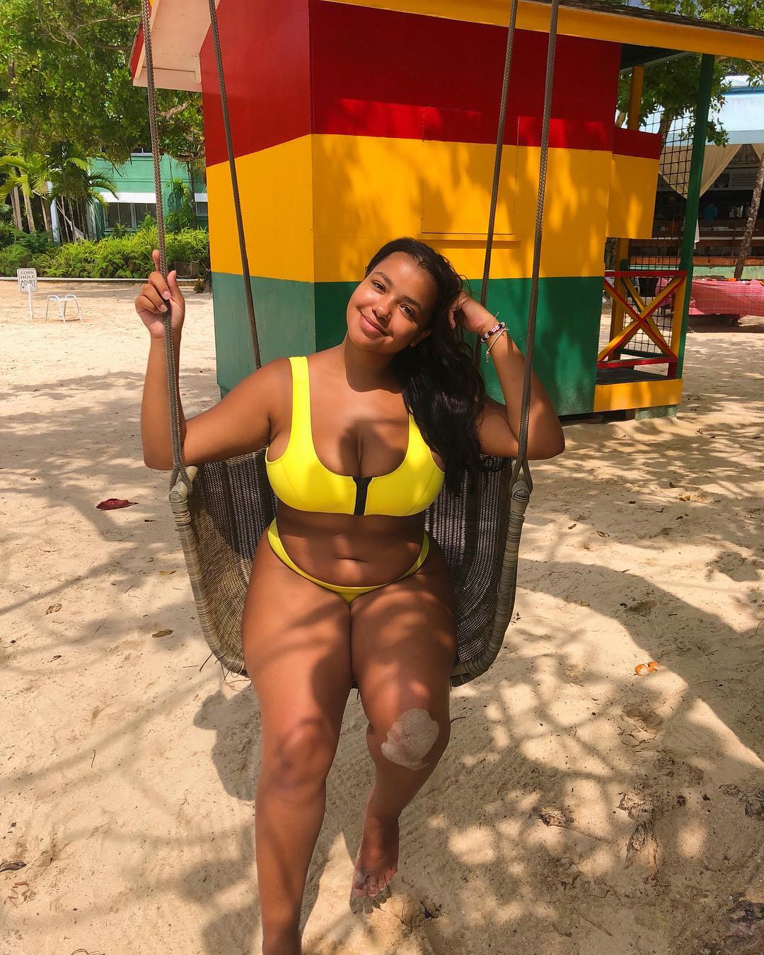 Jessica Gaudet, la BeachBabe qui en met plein la vue [Girl Crush 186]