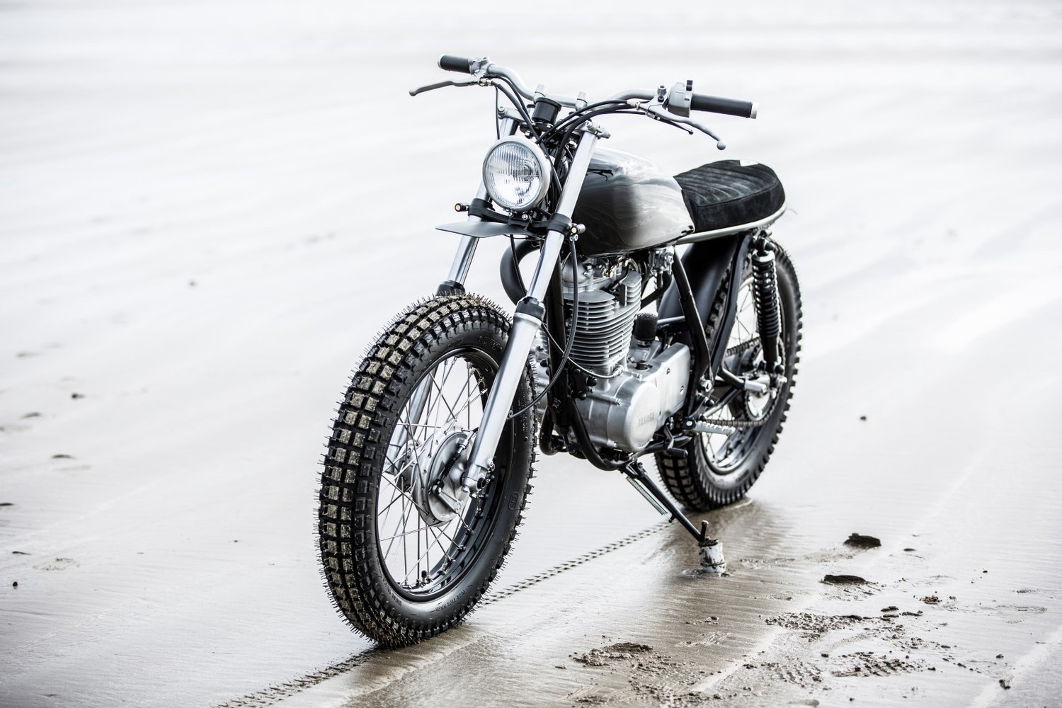 La Yamaha SR500 Type 7e d'Auto Fabrica est minimaliste et clean