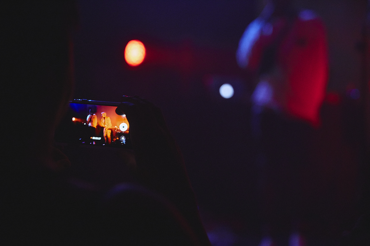 Ragers a mis le feu au Ausgang au lancement de 'Raw Footage' [Photos]
