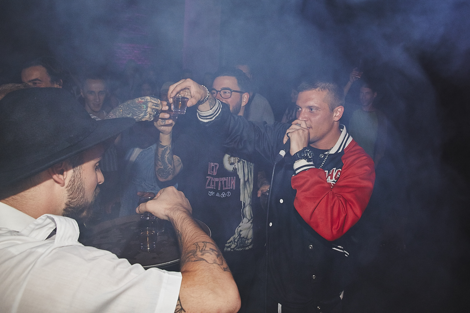 Ragers a mis le feu au Ausgang au lancement de 'Raw Footage' [Photos]