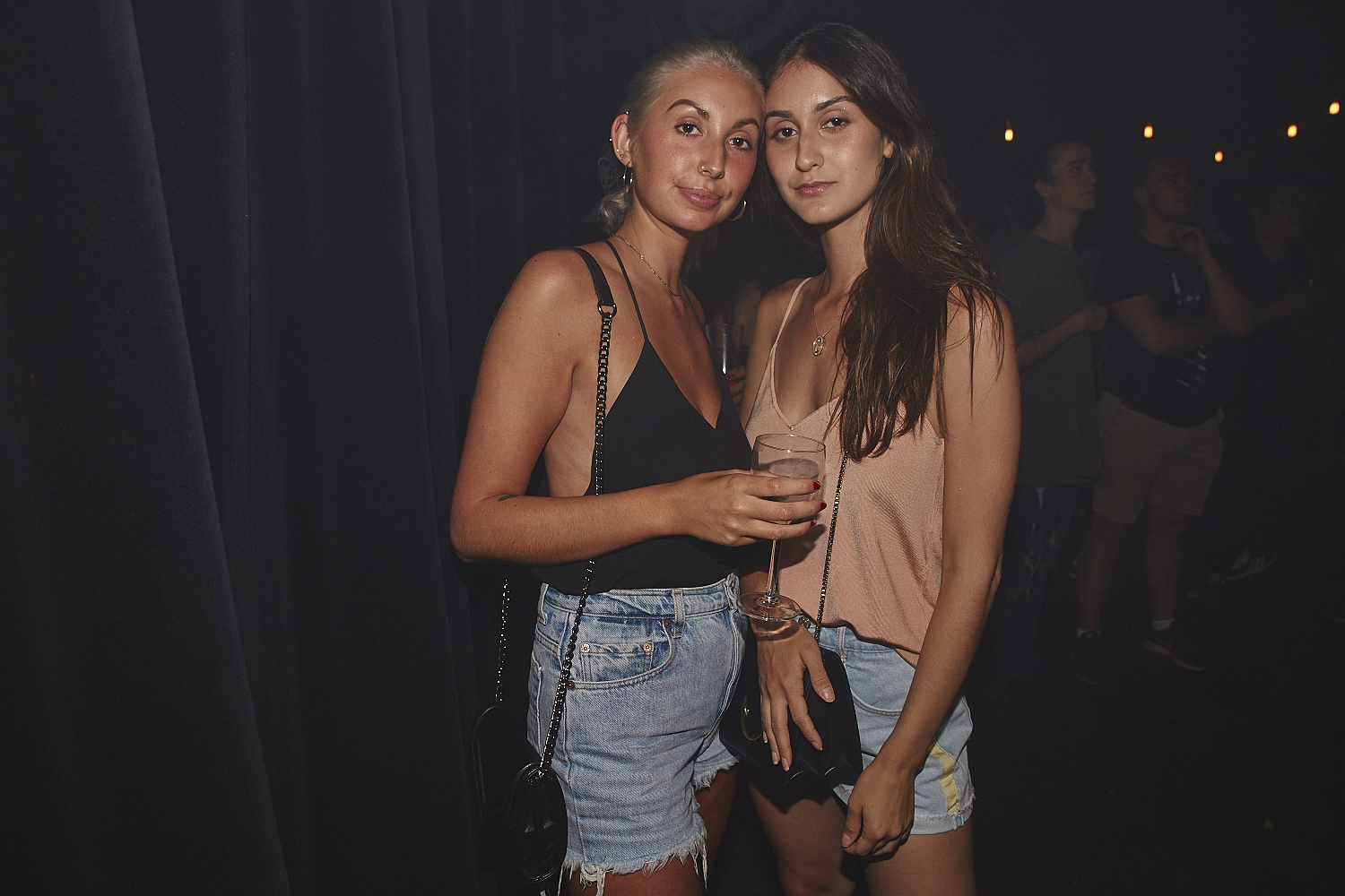 Ragers a mis le feu au Ausgang au lancement de 'Raw Footage' [Photos]