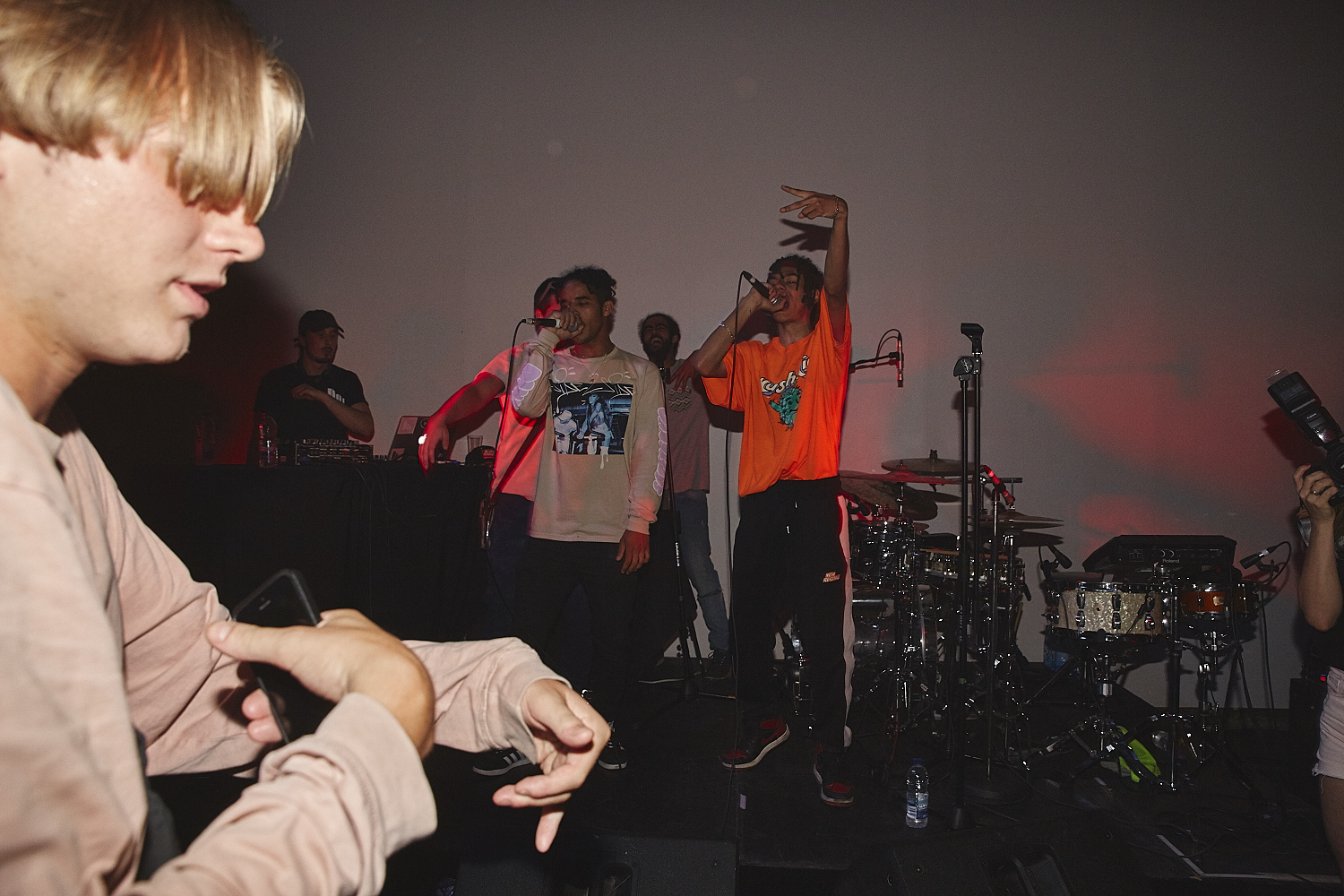 Ragers a mis le feu au Ausgang au lancement de 'Raw Footage' [Photos]