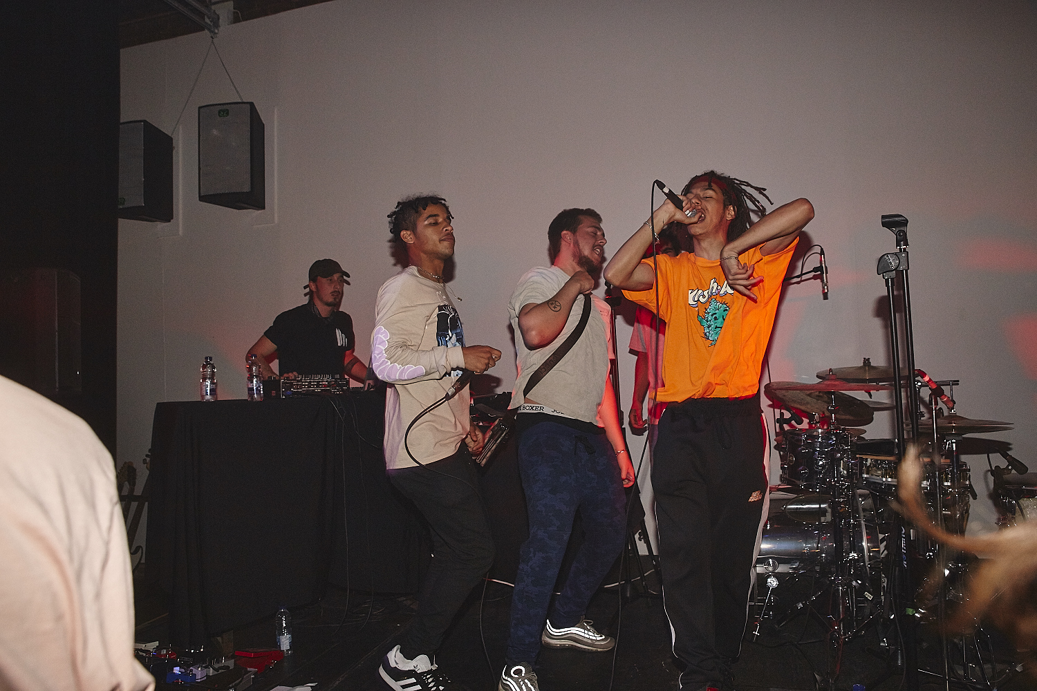 Ragers a mis le feu au Ausgang au lancement de 'Raw Footage' [Photos]