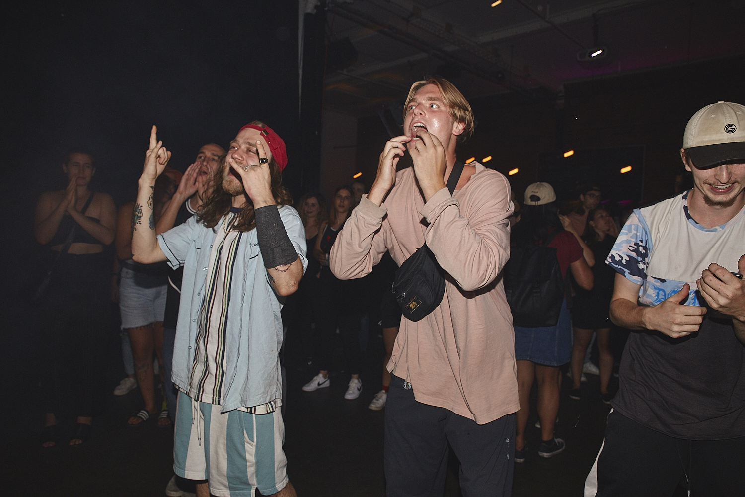 Ragers a mis le feu au Ausgang au lancement de 'Raw Footage' [Photos]