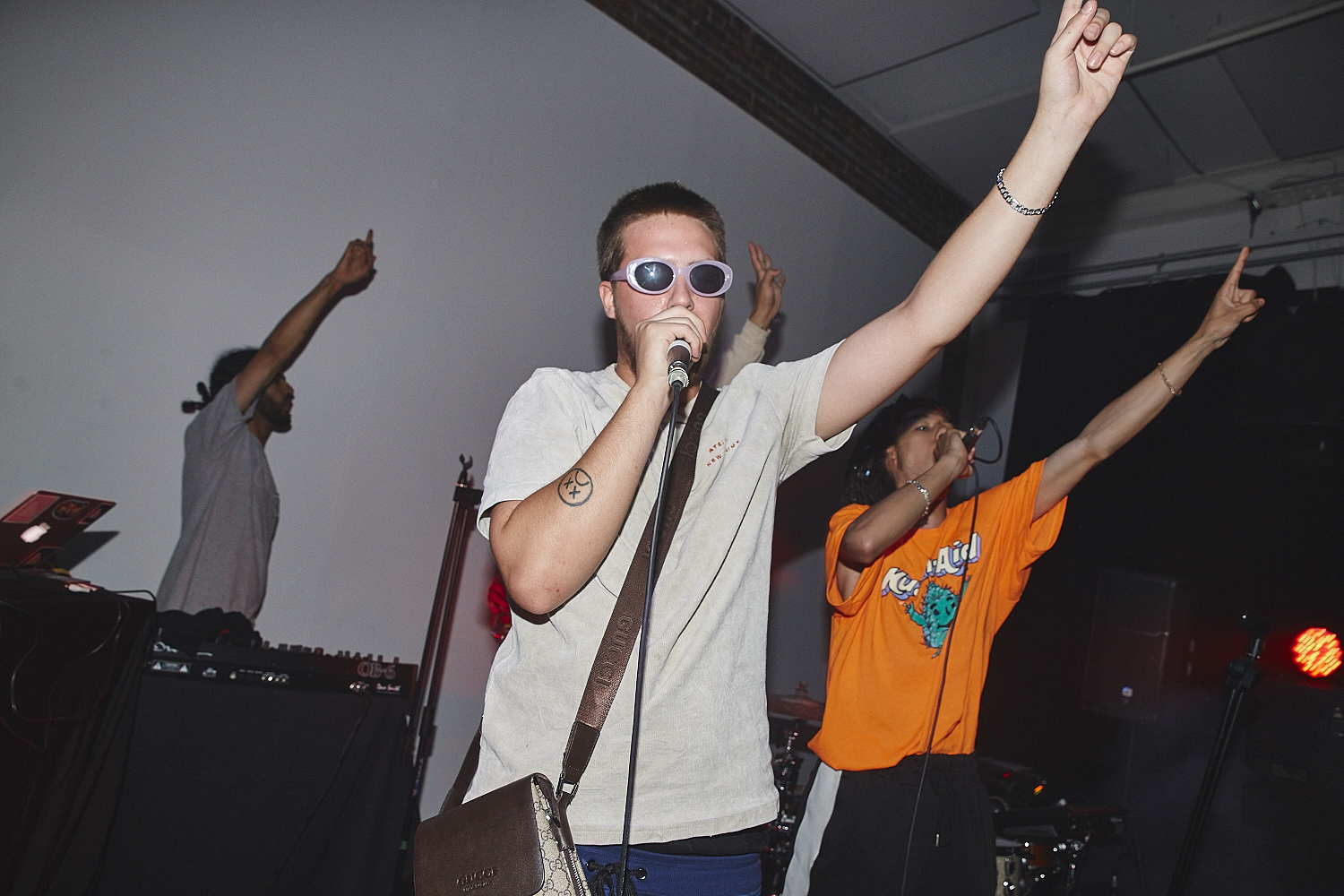 Ragers a mis le feu au Ausgang au lancement de 'Raw Footage' [Photos]