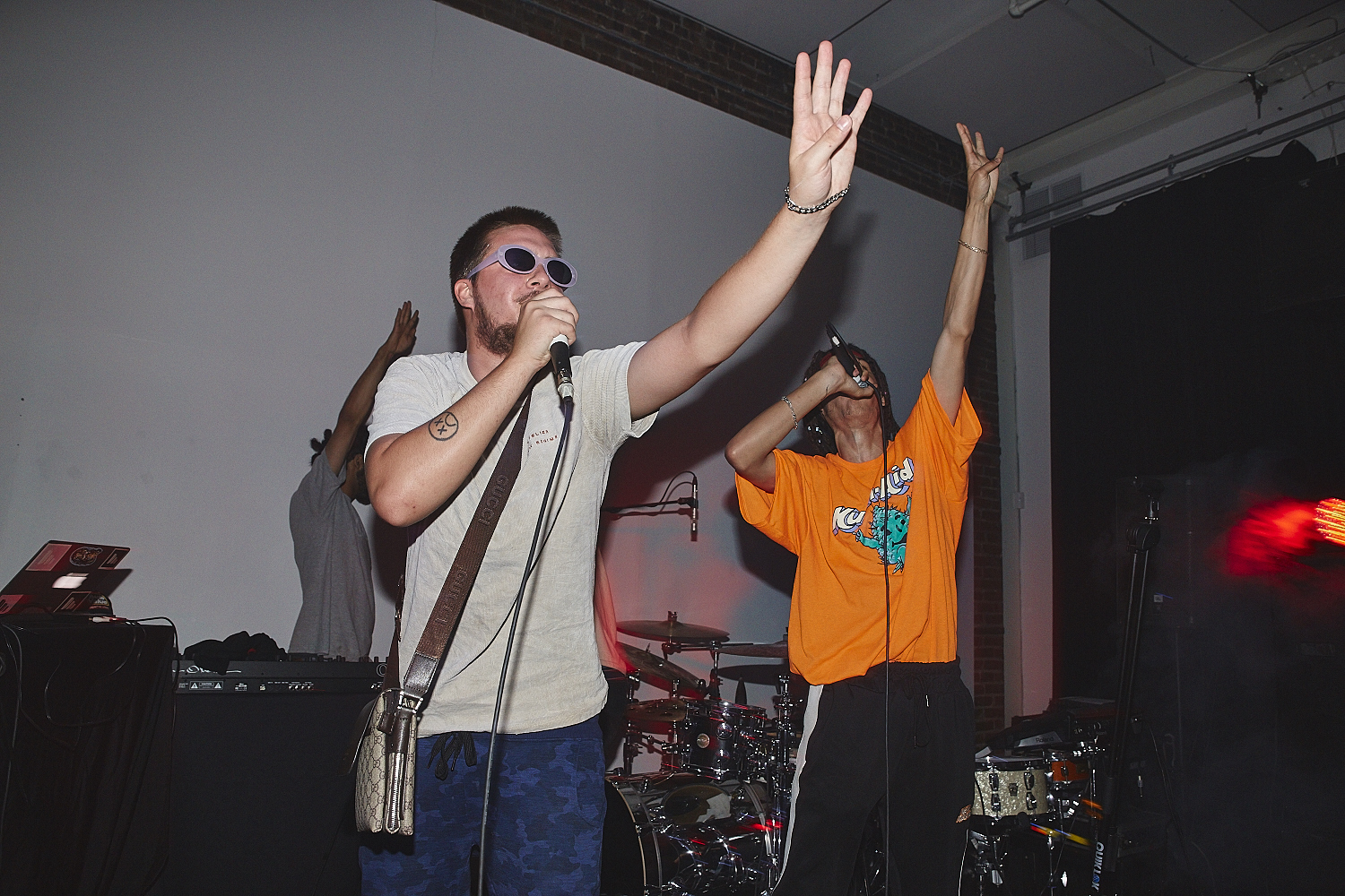 Ragers a mis le feu au Ausgang au lancement de 'Raw Footage' [Photos]