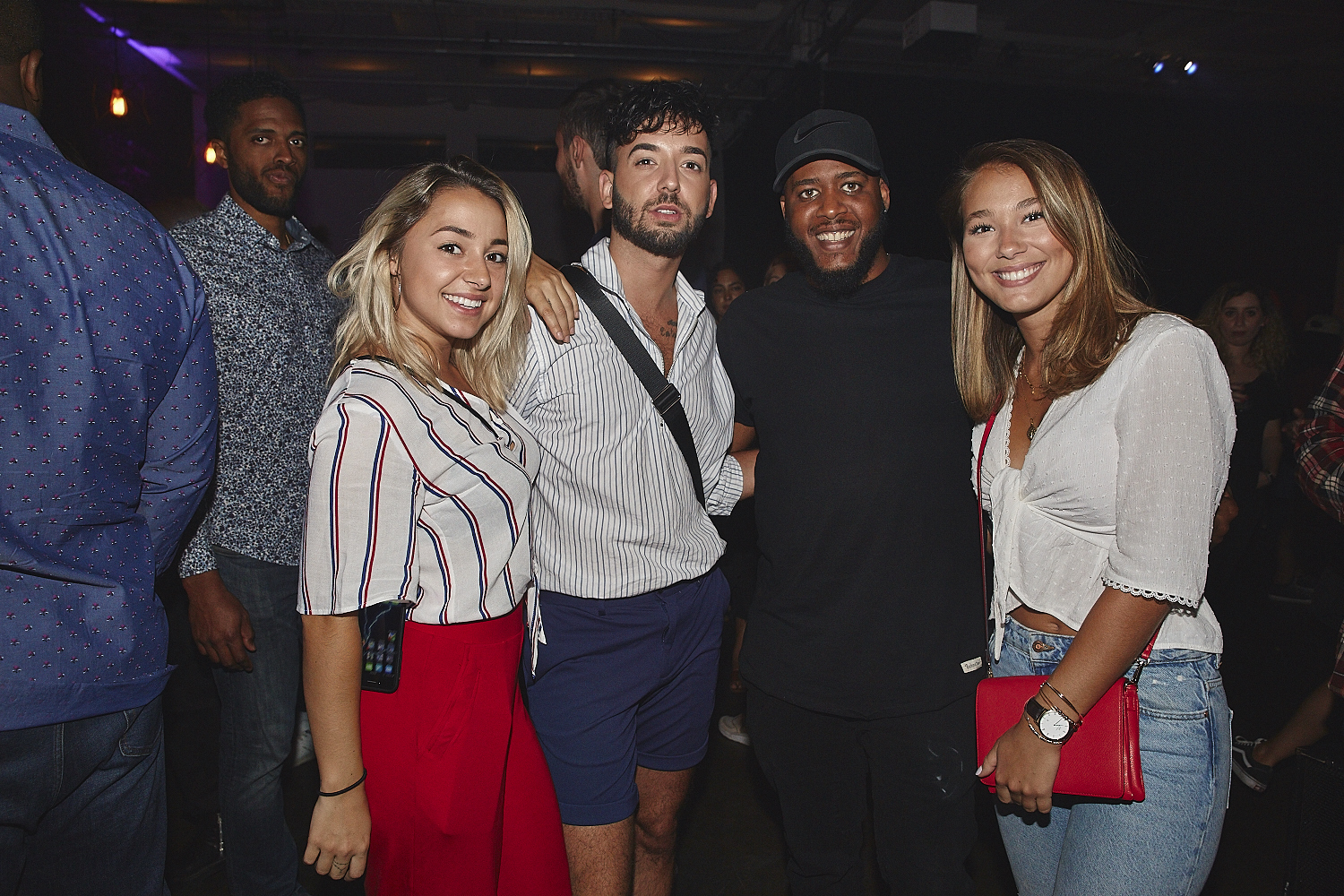 Ragers a mis le feu au Ausgang au lancement de 'Raw Footage' [Photos]