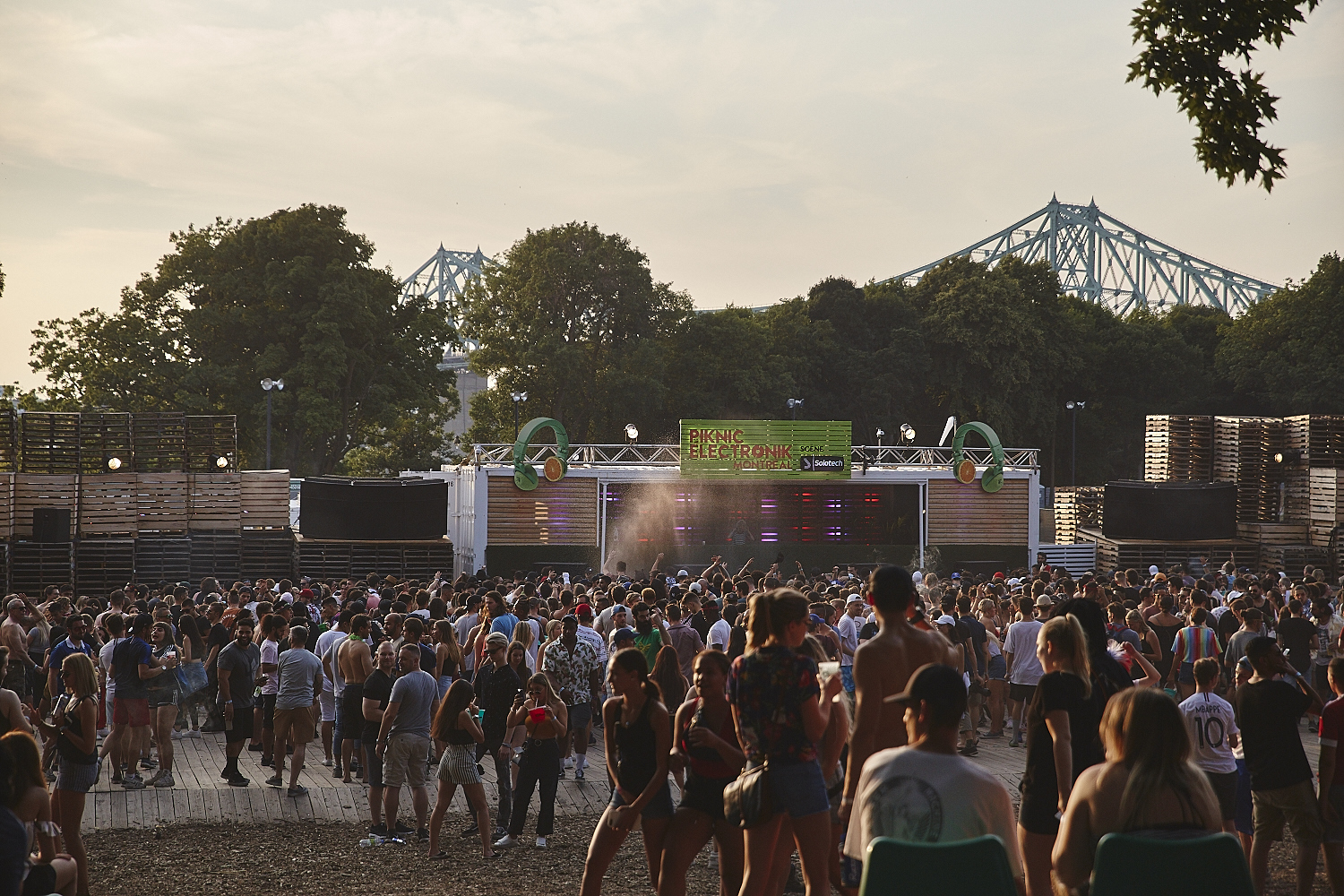 La fête au Piknic Électronik, un classique du dimanche [Photos]