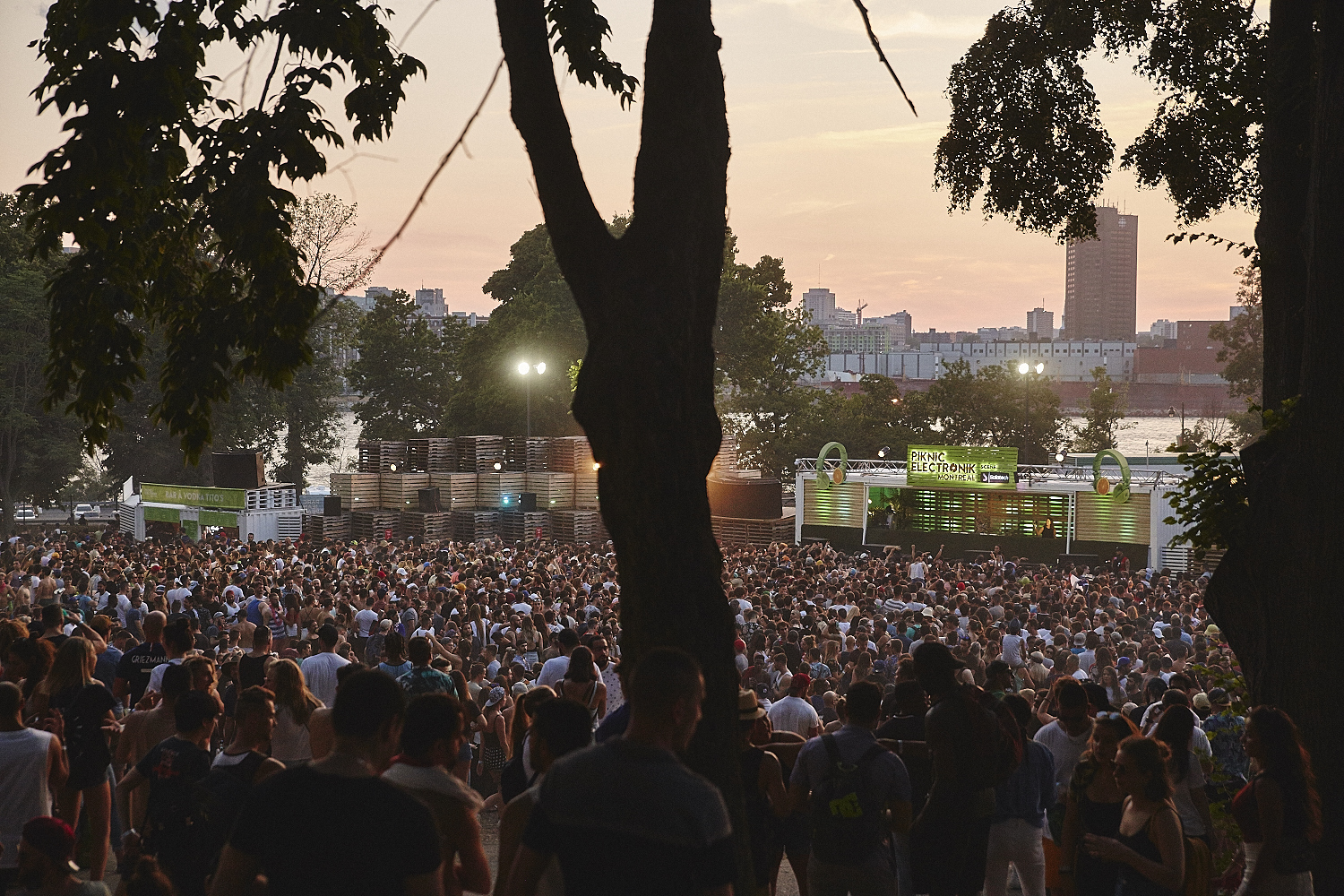 La fête au Piknic Électronik, un classique du dimanche [Photos]