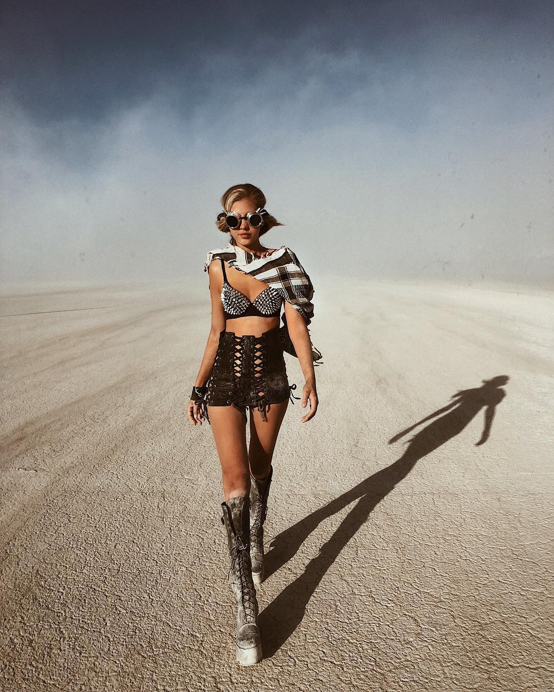 Burning Man 2018: les looks les plus fous et sexy du désert [50 photos]