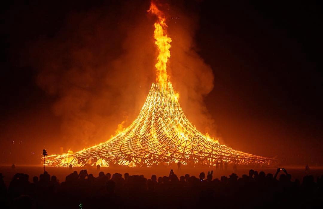 Burning Man 2018: les looks les plus fous et sexy du désert [50 photos]