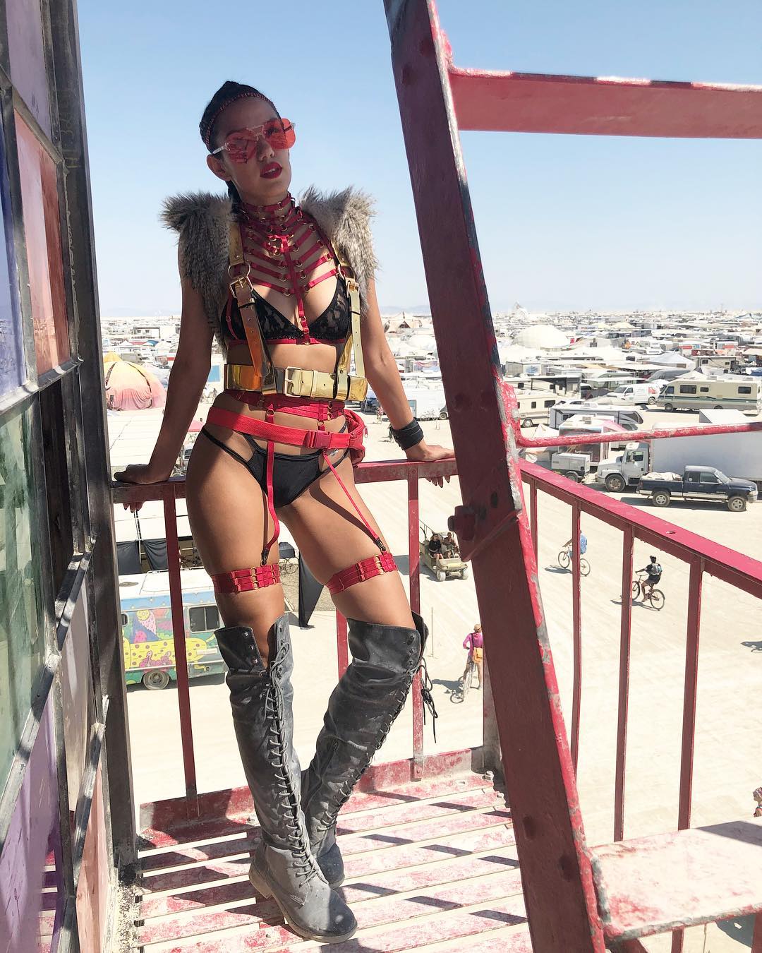 Burning Man 2018: les looks les plus fous et sexy du désert [50 photos]