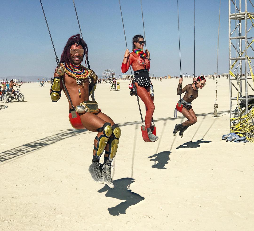 Burning Man 2018: les looks les plus fous et sexy du désert [50 photos]