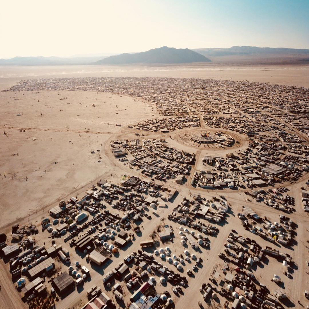 Burning Man 2018: les looks les plus fous et sexy du désert [50 photos]