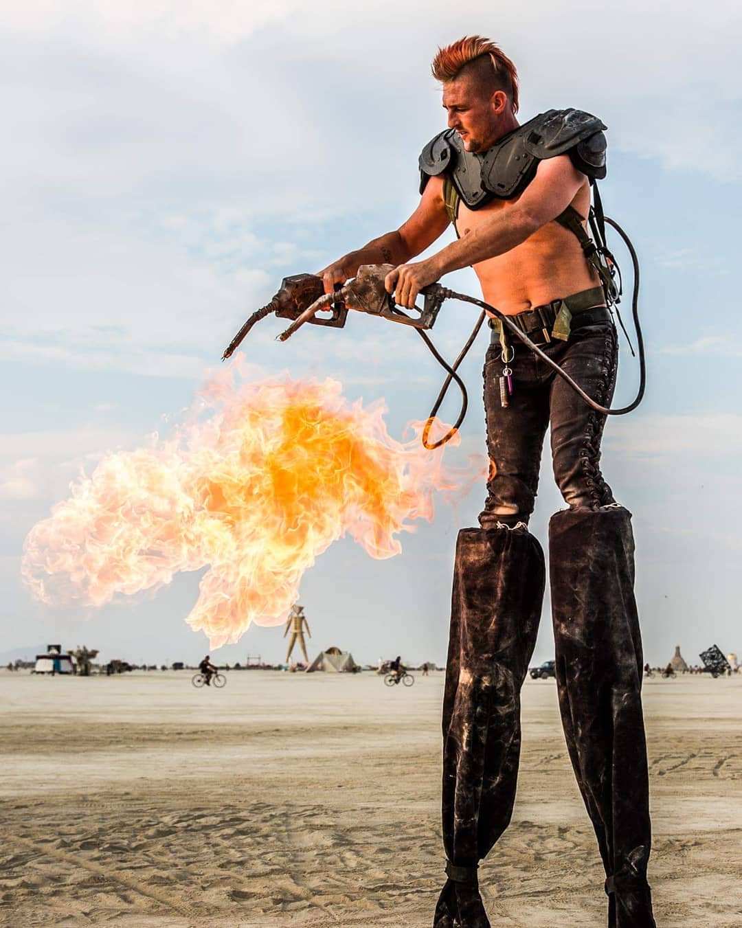 Burning Man 2018: les looks les plus fous et sexy du désert [50 photos]