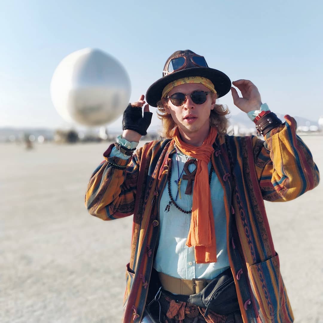 Burning Man 2018: les looks les plus fous et sexy du désert [50 photos]