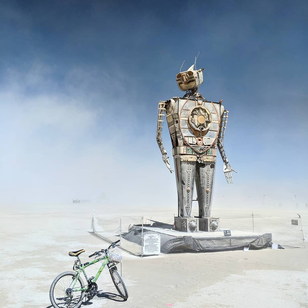 Burning Man 2018: les looks les plus fous et sexy du désert [50 photos]