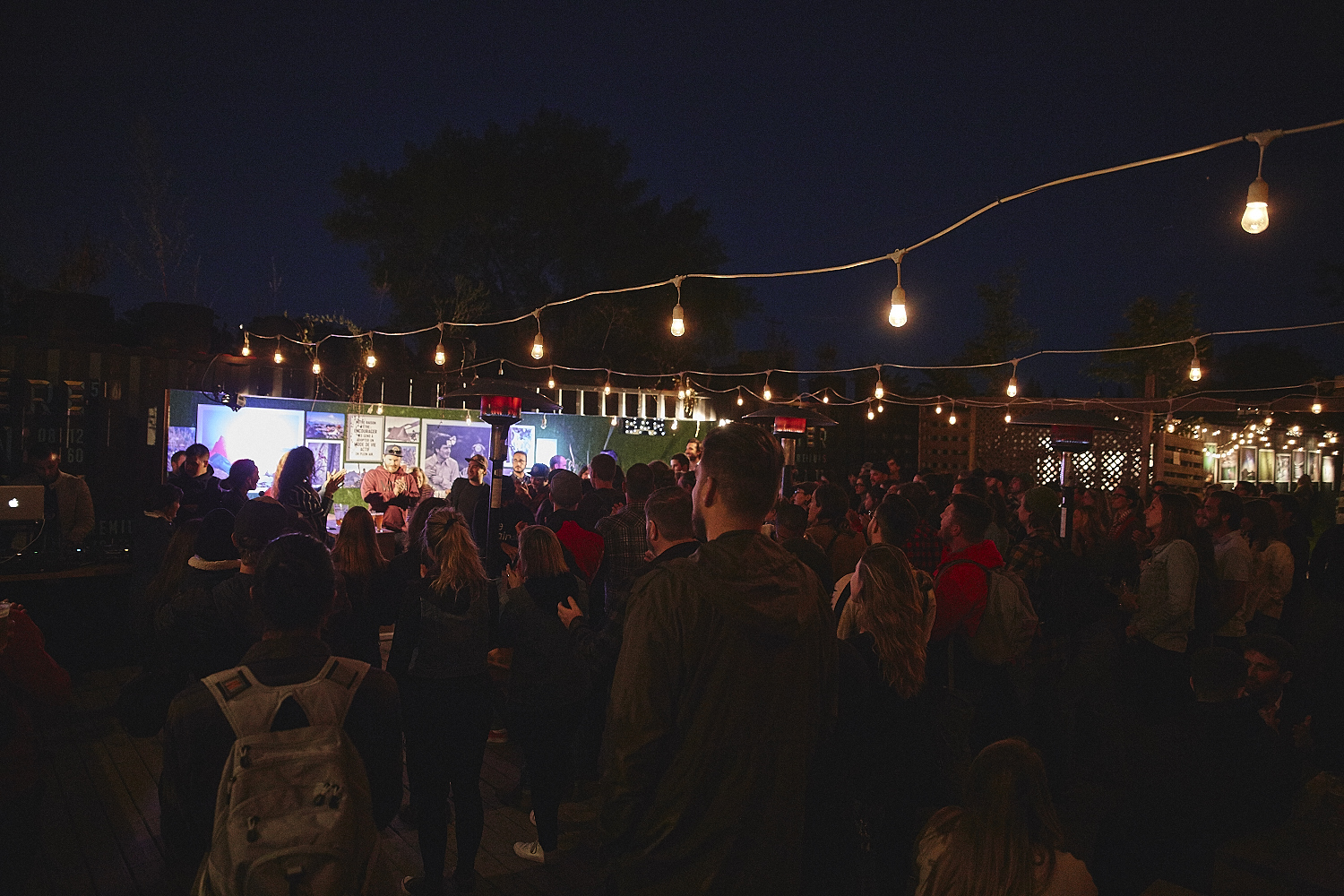 Un vernissage unique en plein air au très cool Riverside St-Henri
