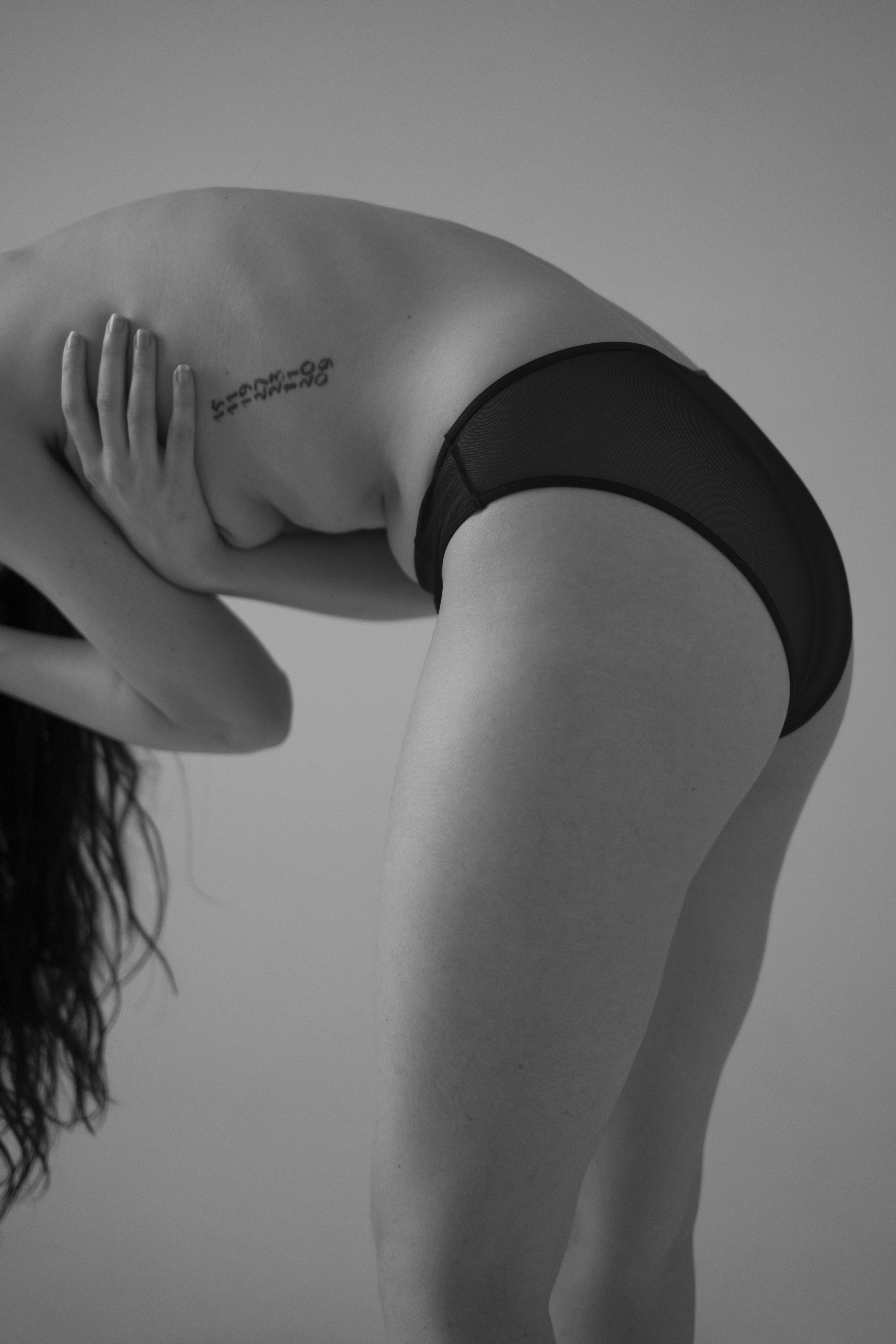 Blush dévoile sa lingerie d'automne minimaliste et sensuelle [NSFW]
