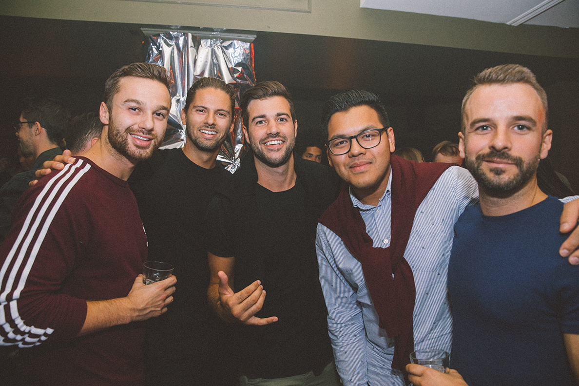 Beaucoup de monde au Mayfair pour le party monochromatic! [Photos]