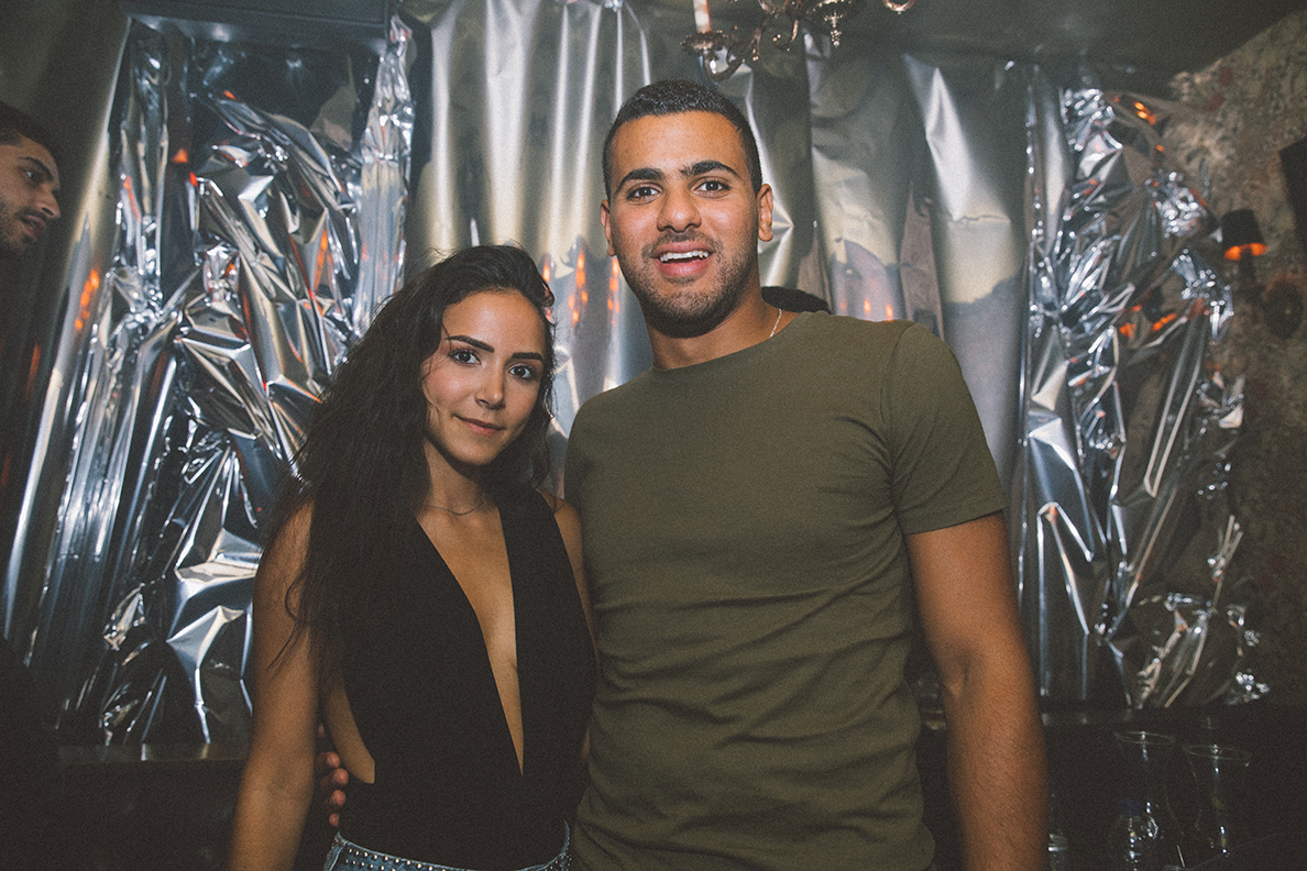 Beaucoup de monde au Mayfair pour le party monochromatic! [Photos]