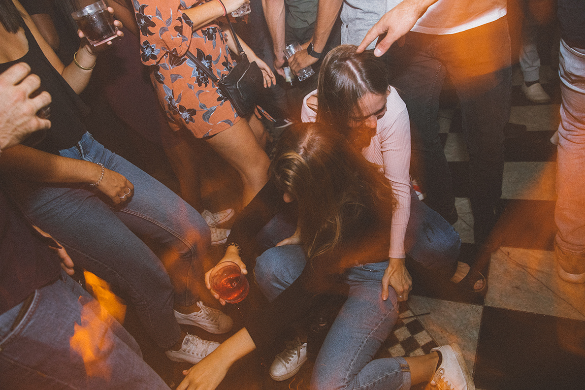 Beaucoup de monde au Mayfair pour le party monochromatic! [Photos]