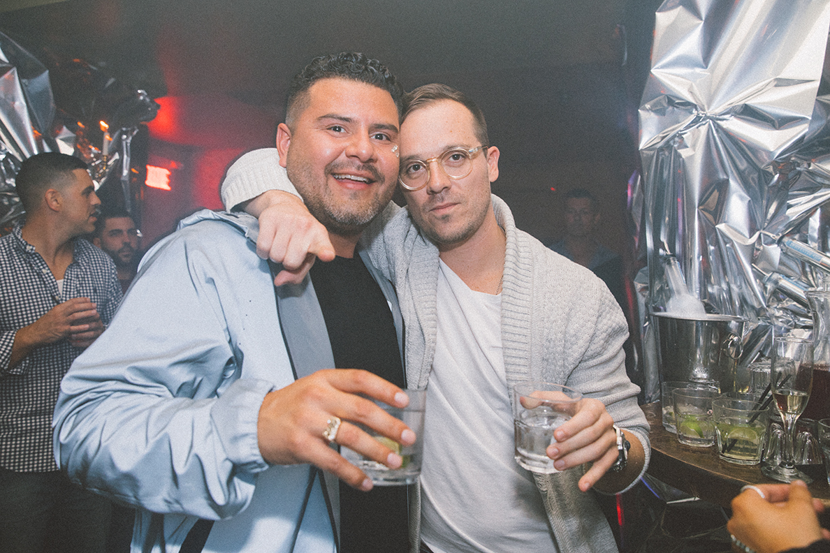 Beaucoup de monde au Mayfair pour le party monochromatic! [Photos]