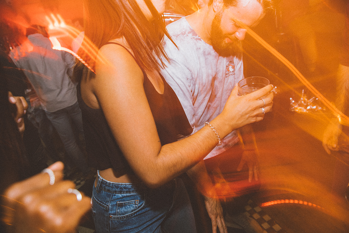 Beaucoup de monde au Mayfair pour le party monochromatic! [Photos]