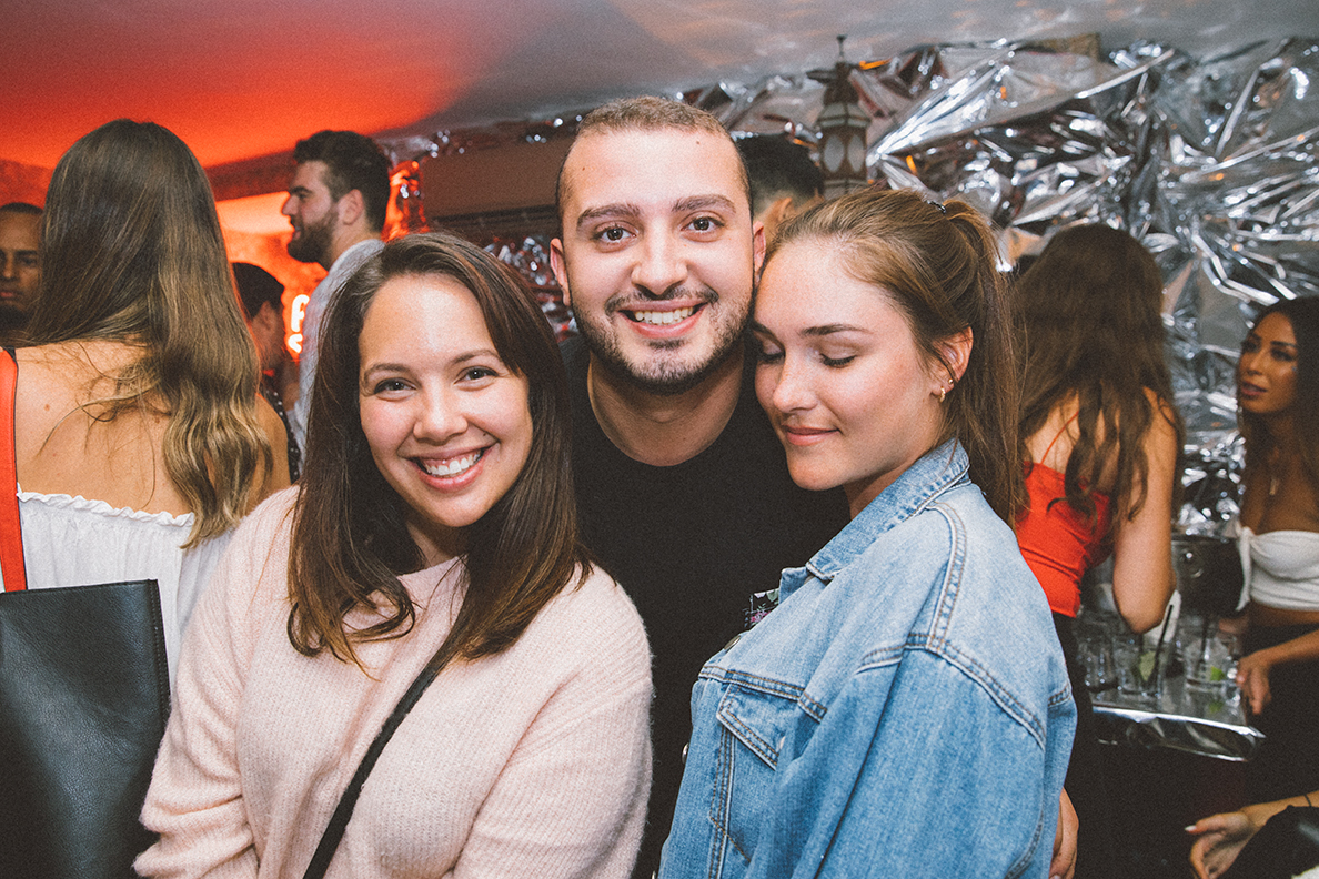 Beaucoup de monde au Mayfair pour le party monochromatic! [Photos]