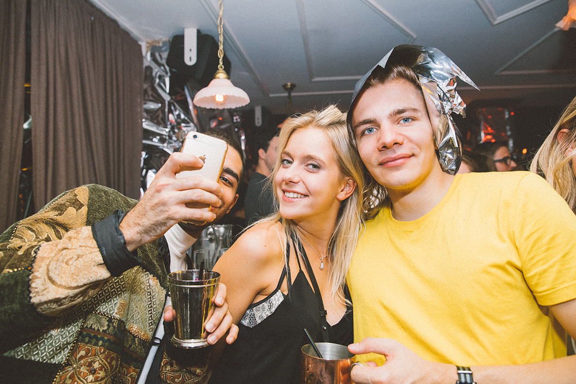 Beaucoup de monde au Mayfair pour le party monochromatic! [Photos]