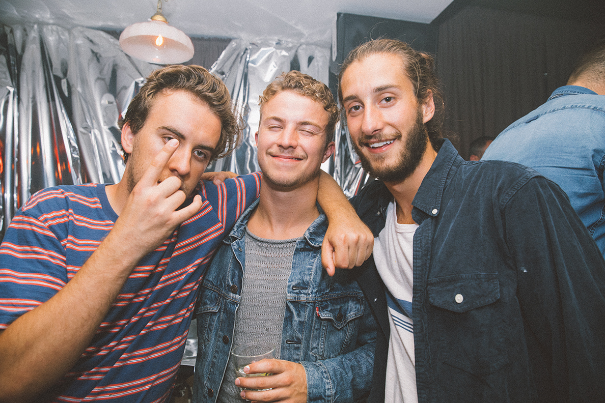 Beaucoup de monde au Mayfair pour le party monochromatic! [Photos]